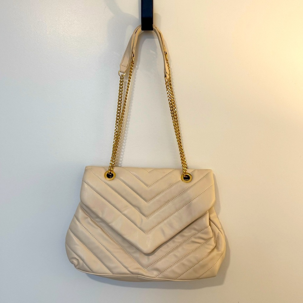 Beige leather shoulder bag with gold / leather chain